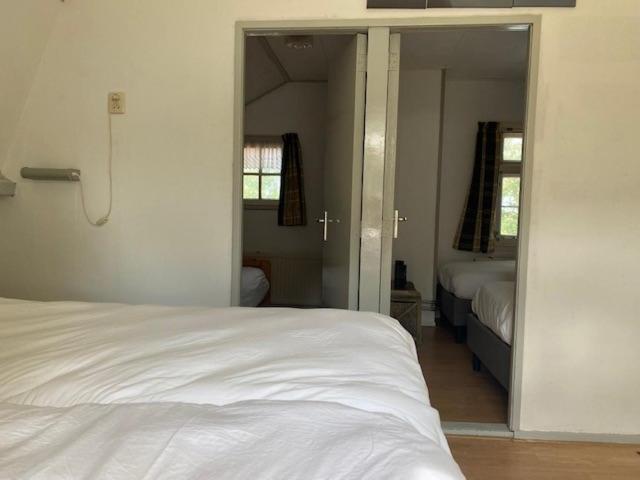 Villa De Ouwe Meulen Bleskensgraaf Habitación foto